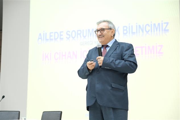 Erzincan'da Prof. Dr. Âdem Dölek Tarafından "ailede Sorumluluk Bilinci" Konulu Konferans Verildi