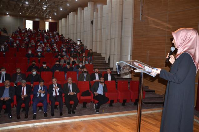 Antalya'da "18 Mart şehitleri Anma Günü Ve çanakkale Deniz Zaferi'nin 107. Yılı" Dolayısıyla Konferans Düzenledi.