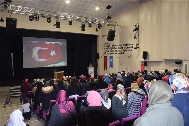 Trabzon'da "değişen Dünyada Kadın Olmak" Konulu Konferans Düzenlendi