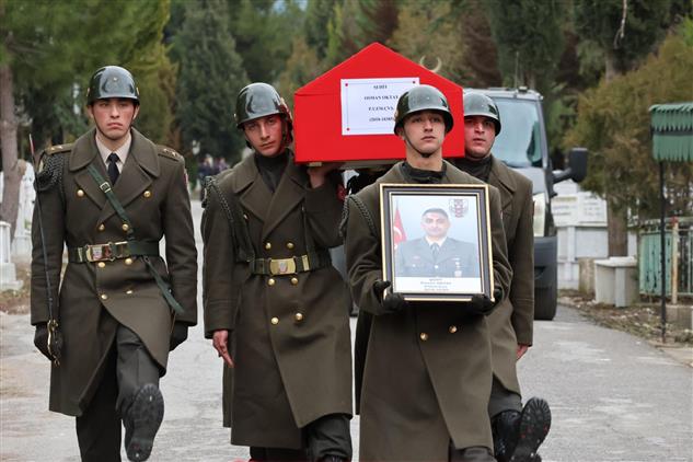 İzmir'de "şehit Piyade Uzman çavuş Için Cenaze Töreni"