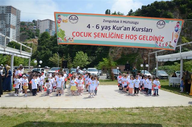 Zonguldak'ta "kadim Oyunlar şenliğinde" çocuklar Gönüllerince Eğlendi.