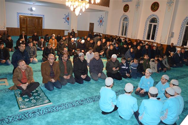 Ardahan'da Ramazan’ın Müjdecisi Berat Gecesinde Eller Semaya Kalktı