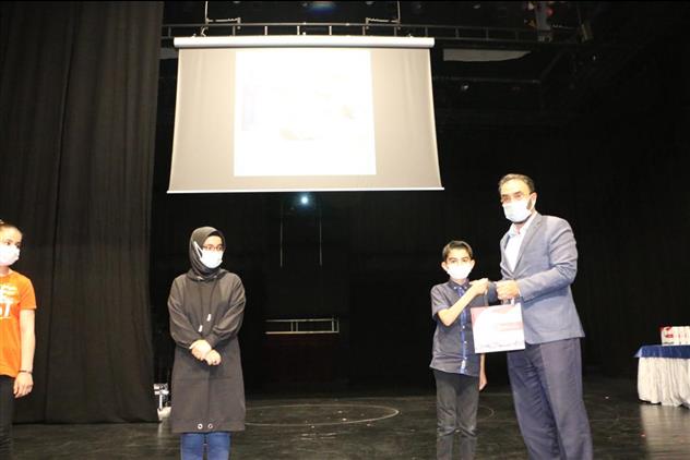 Diyarbakir'da öğrencilere Yıl Sonu ödül Töreni