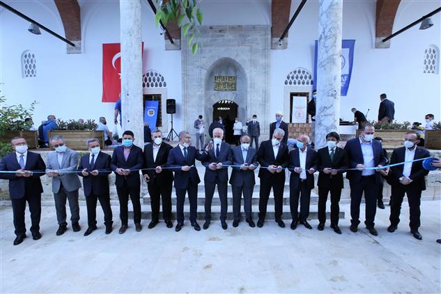 İstanbul'da Restorasyonu Tamamlanan Rumi Mehmet Paşa Camii Ibadete Açıldı