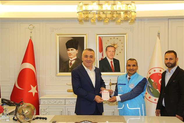 şırnak Valisi Bilgin Kurbanını Türkiye Diyanet Vakfına (tdv) Bağışladı.