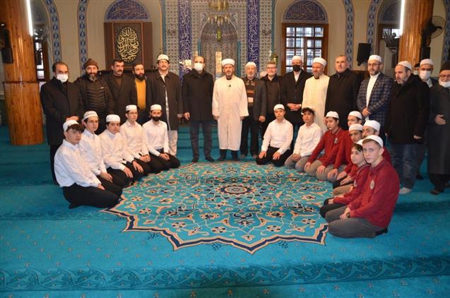 Konya'da Sabah Namazı Buluşması Ve Hacıveyiszade’yi Anma Programı Düzenlendi