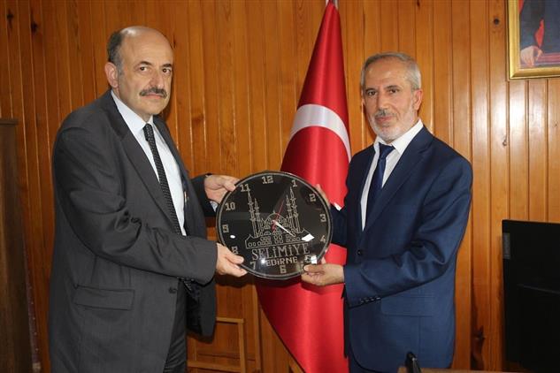 Edirne'de Sayın Prof. Dr. Yekta Saraç'tan Müftülüğümüze Ziyaret.