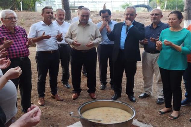 Adana'da Seyhan Huzurevinde Aşure Programı