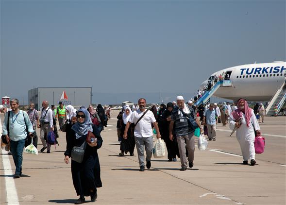 Son Hac Kafilesi Bursa Yenişehir Havaalanına Indi