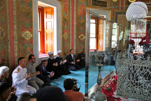 Istanbul’un Fethinin 569. Yıl Dönümü Dolayısıyla Fatih’in Kabri Ziyaret Edildi