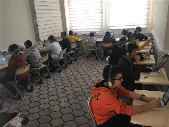 Karaman'da Sultan Ahmet Hüseyin Mehmet çavaş Kur’an Kursu’nda Hafızlar Için ‘’ Tablet Sınıfı’’ Açıldı.