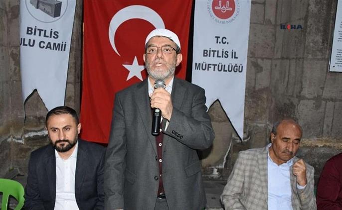Tarihi Bitlis Ulu Camii Avlusunda Iftar Yemeği Düzenlendi