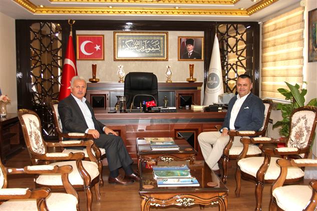 Mersin'de Tarsus Kaymakamı Otcu Il Müftüsü Yığman’a Hayırlı Olsun Ziyaretinde Bulundu