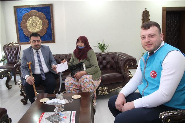 Tdv Amasya şubemize  Anlamlı Bağış