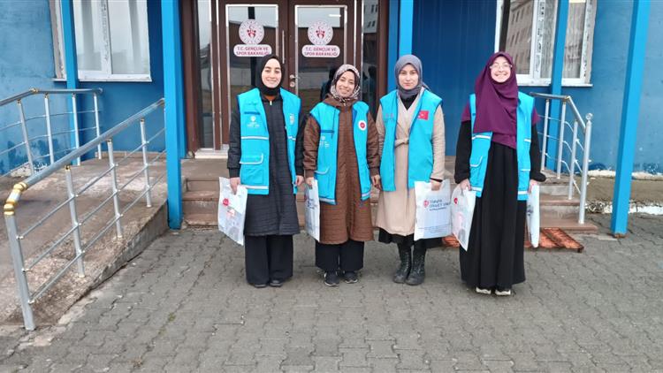 Kars'ta Tdv Gençlik Kollarından Sınava Hazırlanan Depremzede Gençlere Ziyaretler Devam Ediyor