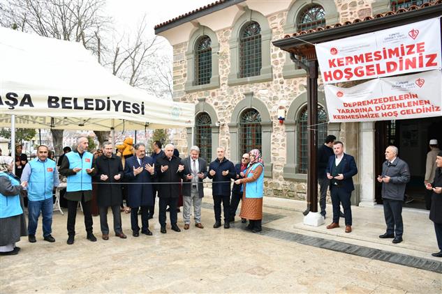 Tekirdağlılar Depremzedeler Yararına Düzenlenen Kermeste ‘‘tek Yürek’’ Oldular