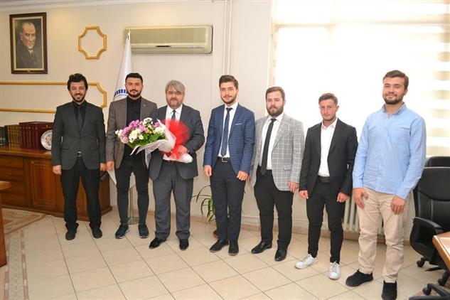 Türkiye Diyanet Vakfı Manisa şubesi Gençlik Kolların'dan Il Müftüsüne Ziyaret