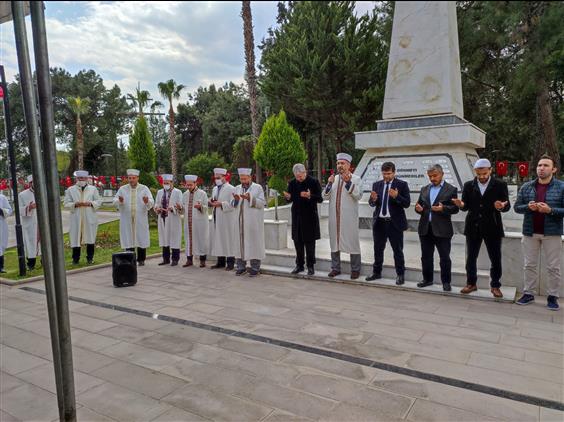 Antalya'da Uncalı şehitliğinde 42 şehit Mezarı Başında 42 Din Görevlisi