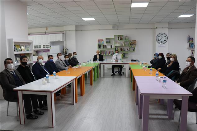 Cankiri'da Vali Abdullah Ayaz Vaizlerle Buluştu