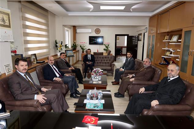 Sivas'ta Vali Ayhan’dan Müftü Pehlivan’a Taziye Ziyareti