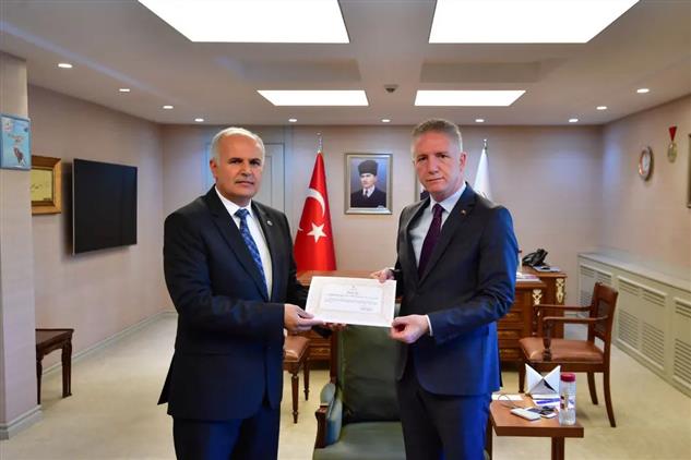 Gaziantep'de Vali Gül Kurbanını Vakfımıza Bağışladı