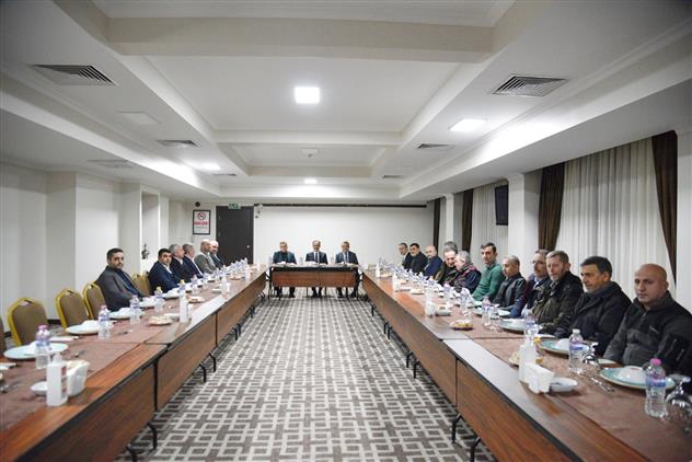 Bilecik'de Vali Kızılkaya Kur'an Kursu Inşaatı Için Hayırsever Iş Insanlarıyla Bir Araya Geldi