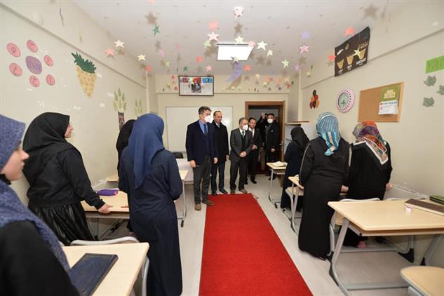 Erzurum'da Vali Memiş: Sizleri En Güzel şekilde Yetiştirme Gayretindeyiz