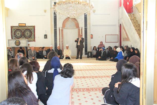 Karaman'da Valide Sultan Camii’nde Gençlik Buluşması Düzenlendi
