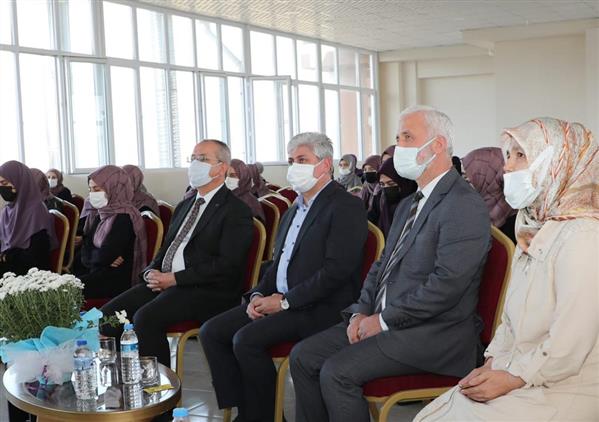 Hatay'da Valimiz Sn. Rahmi Doğan Hz. Hatice Hafızlık Kız Kur’an Kursumuzu Ziyaret Etti
