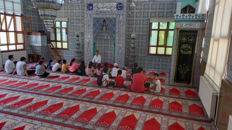 Kastamonu'da Yaz Kur'an Kurslarında Ve Camilerde öğrencilere Yönelik "bağımlılık Ve çeşitleri" Konulu Seminerler Düzenlendi