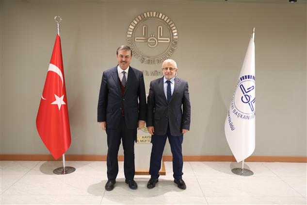 Kayseri'de Yeşilhisar Belediye Başkanı Taşyapan’dan Müftü Akkuş’a Hayırlı Olsun Ziyareti