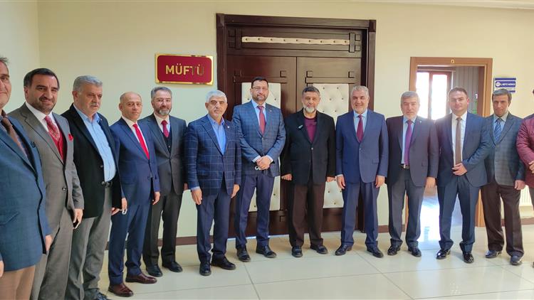 Erzurum'da Yeni Dünya Vakfı'ndan  Il Müftüsü şahin Yıldırım'a Ziyaret