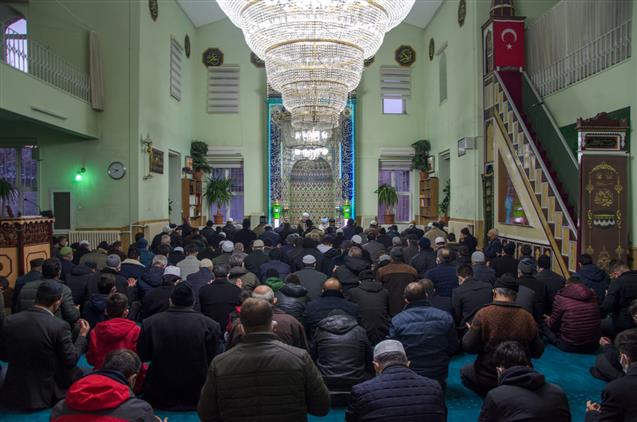 Nevşehir'de Yılın Ilk Günü Sabah Namazı Buluşmasına Yoğun Ilgi...