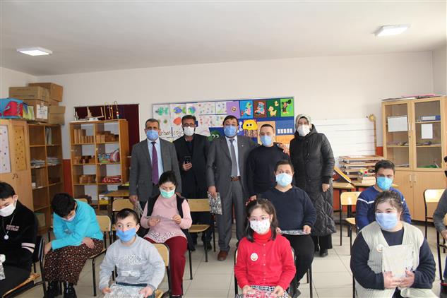 Kars'ta özel çocuklara 'özel’ Ziyaret