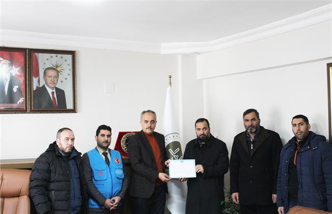 özgür Yardımlaşma Dostluk Ve Eğitim Vakfı Kars şubesinden Deprem Bölgesine Yardım