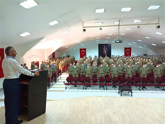 Izmir’de "din Istismarı Ile Mücadele" Konferansı
